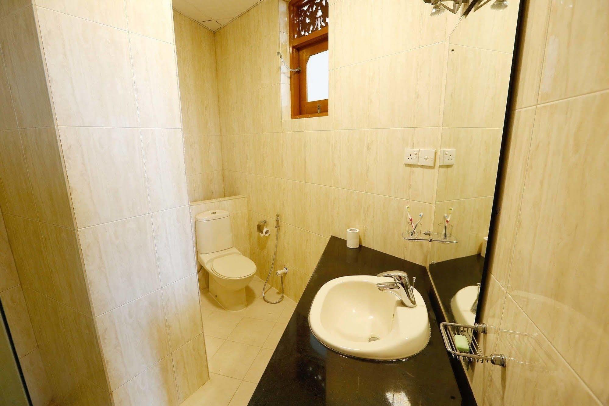 The Reef Beach Hotel Negombo Ngoại thất bức ảnh