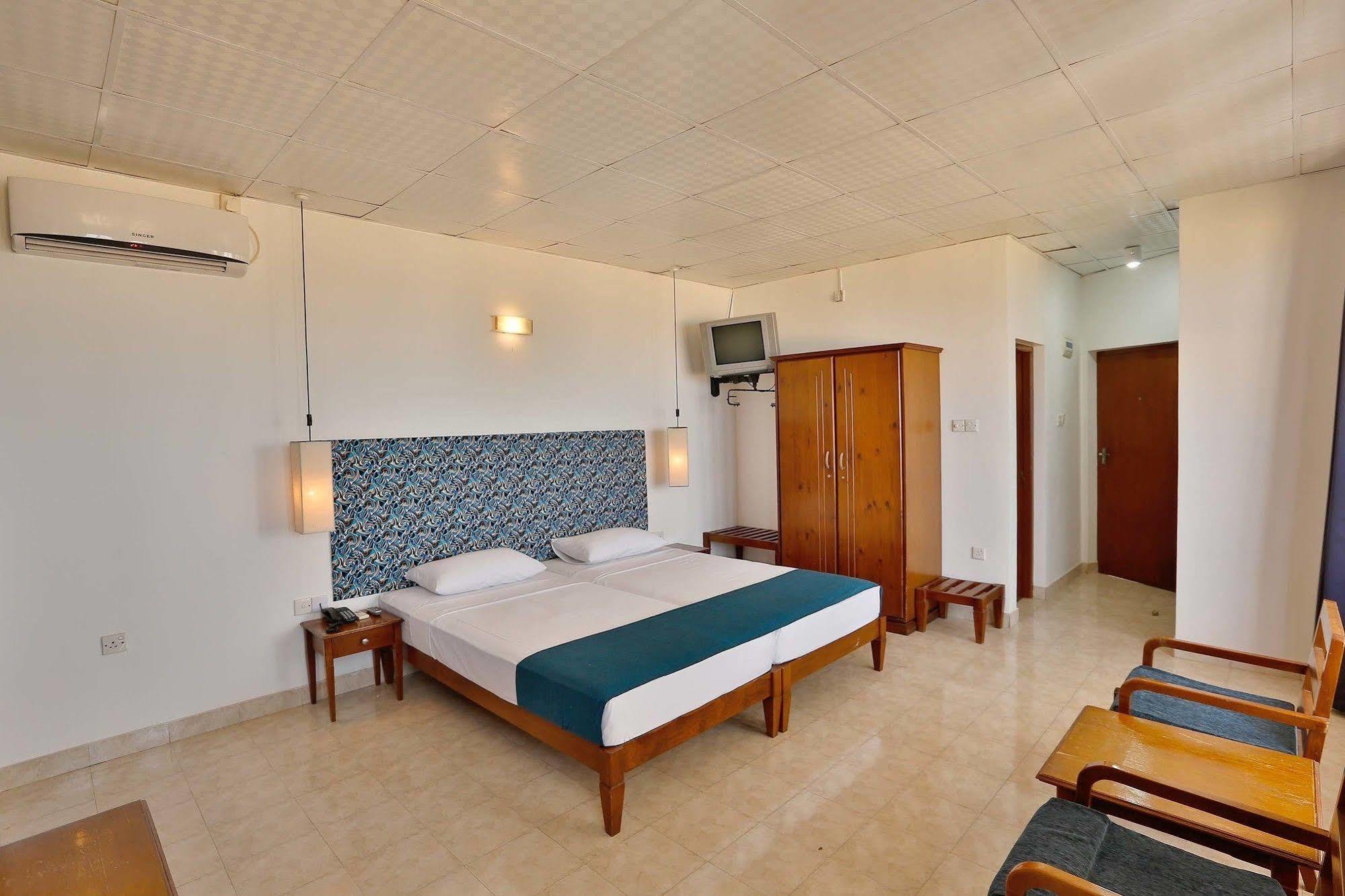 The Reef Beach Hotel Negombo Ngoại thất bức ảnh